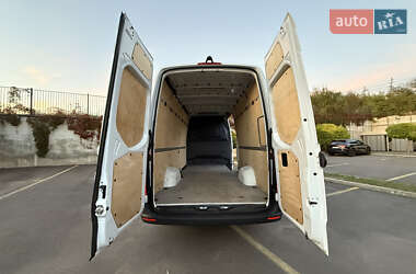 Грузовой фургон Mercedes-Benz Sprinter 2021 в 