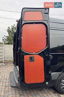 Грузовой фургон Mercedes-Benz Sprinter 2020 в 