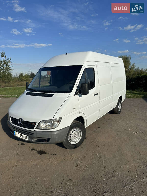 Грузовой фургон Mercedes-Benz Sprinter 2004 в Ивано-Франковске