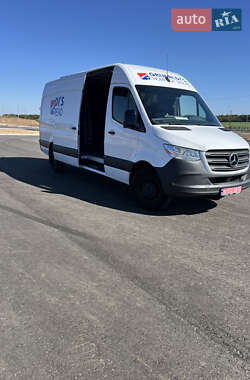 Грузовой фургон Mercedes-Benz Sprinter 2022 в 