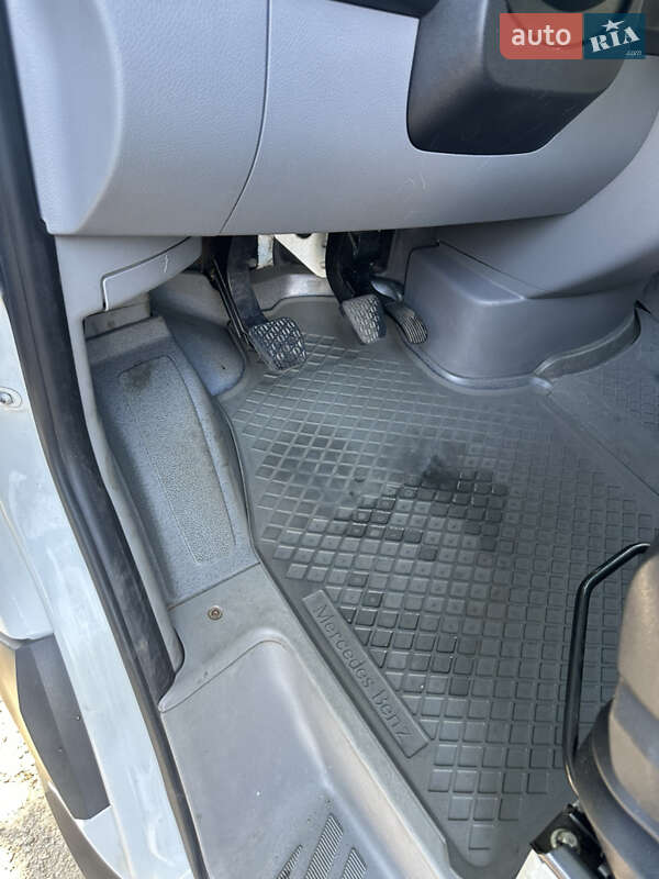 Вантажний фургон Mercedes-Benz Sprinter 2006 в Одесі фото 16 Вантажний фургон Mercedes-Benz Sprinter 2006 в Одесі