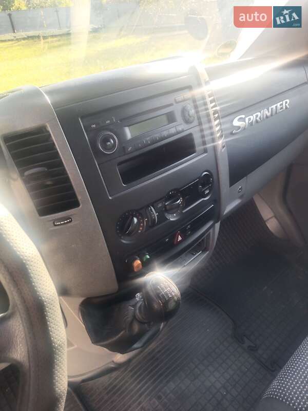 Вантажний фургон Mercedes-Benz Sprinter 2010 в Хорошеві