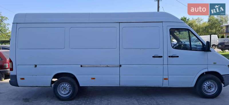 Грузовой фургон Mercedes-Benz Sprinter 1998 в Львове
