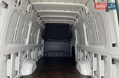 Грузовой фургон Mercedes-Benz Sprinter 2020 в 