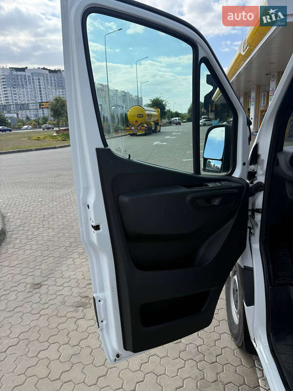 Грузопассажирский фургон Mercedes-Benz Sprinter 2020 в Киеве фото 10 Грузопассажирский фургон Mercedes-Benz Sprinter 2020 в Киеве