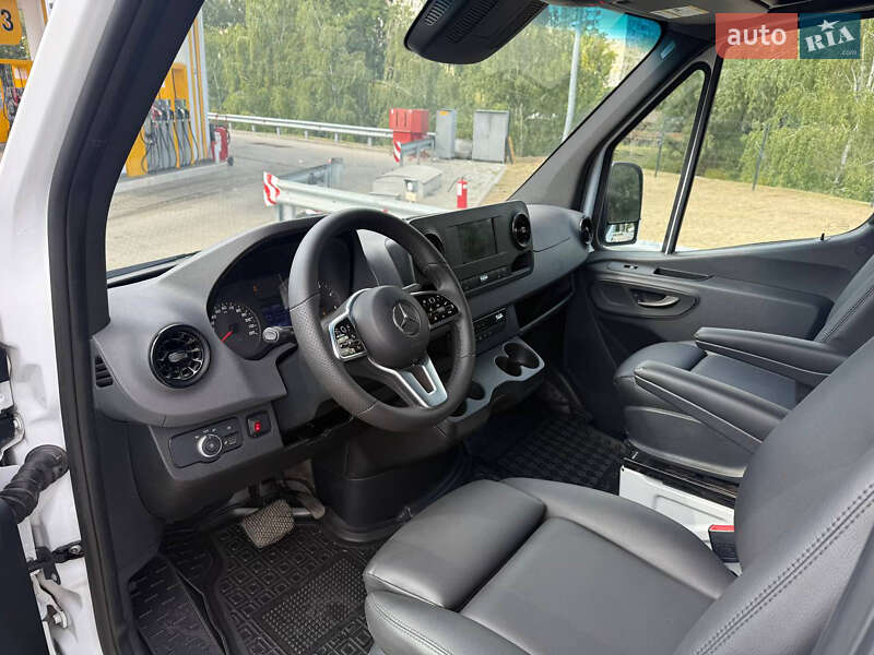 Грузопассажирский фургон Mercedes-Benz Sprinter 2020 в Киеве фото 12 Грузопассажирский фургон Mercedes-Benz Sprinter 2020 в Киеве