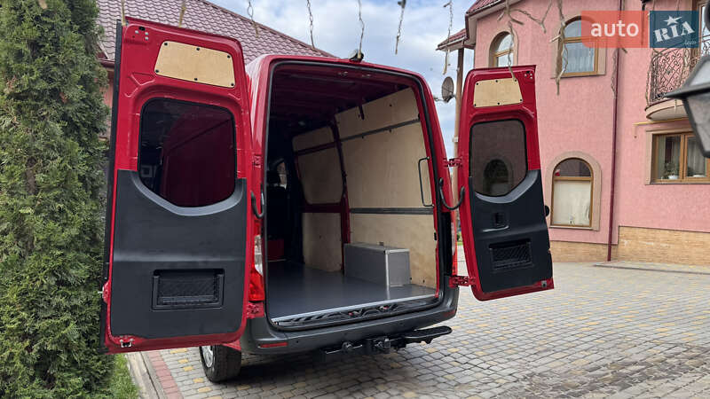 Вантажний фургон Mercedes-Benz Sprinter 2021 в Сваляві