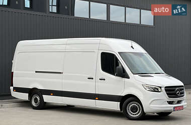 Грузовой фургон Mercedes-Benz Sprinter 2021 в 
