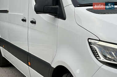 Грузовой фургон Mercedes-Benz Sprinter 2021 в 