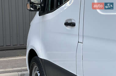 Грузовой фургон Mercedes-Benz Sprinter 2021 в 