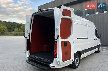 Грузовой фургон Mercedes-Benz Sprinter 2021 в 