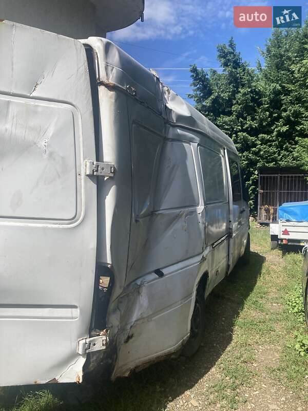 Грузопассажирский фургон Mercedes-Benz Sprinter 2004 в Черновцах