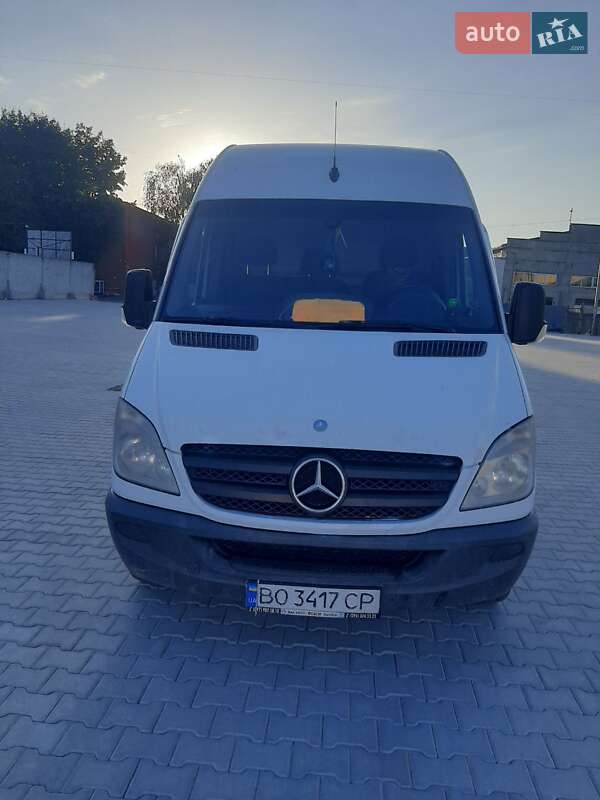 Mercedes-Benz Sprinter 2012