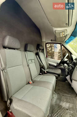 Грузовой фургон Mercedes-Benz Sprinter 2010 в 