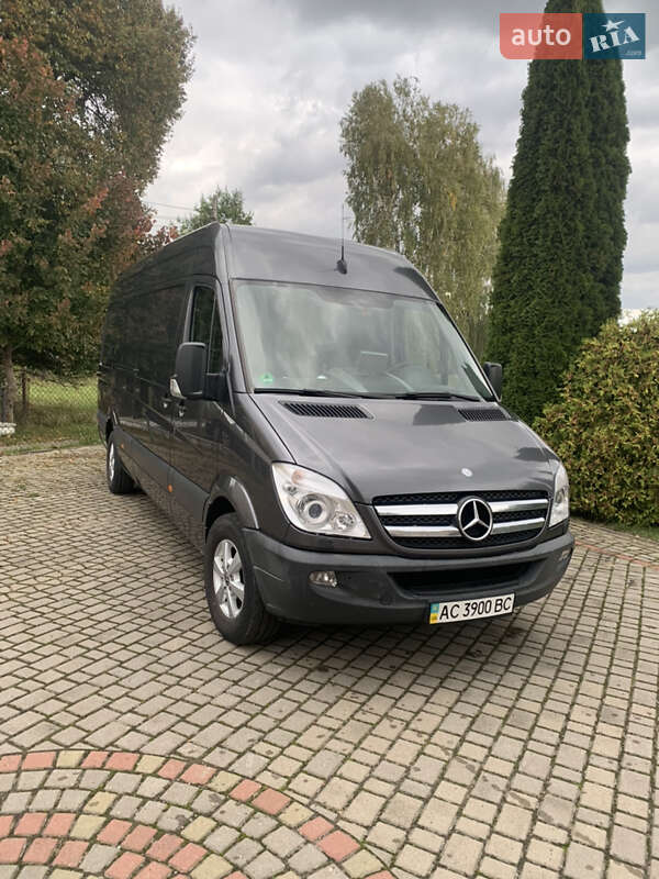 Микроавтобус грузовой (до 3,5т) Mercedes-Benz Sprinter 2012 в Иваничах