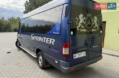 Пригородный автобус Mercedes-Benz Sprinter 2000 в 