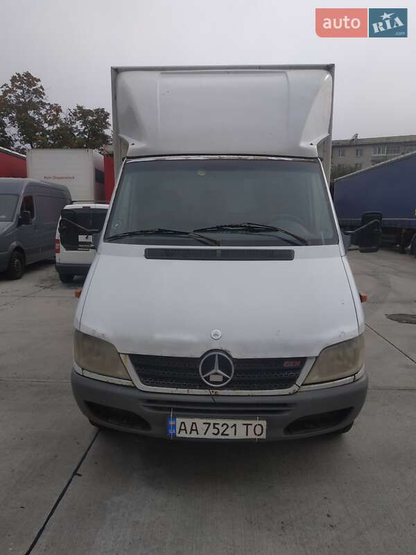 Грузовой фургон Mercedes-Benz Sprinter 2005 в 