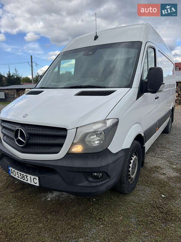 Грузовой фургон Mercedes-Benz Sprinter 2013 в 