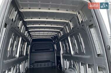 Грузовой фургон Mercedes-Benz Sprinter 2023 в 