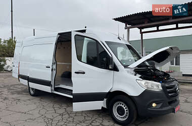 Грузовой фургон Mercedes-Benz Sprinter 2020 в 