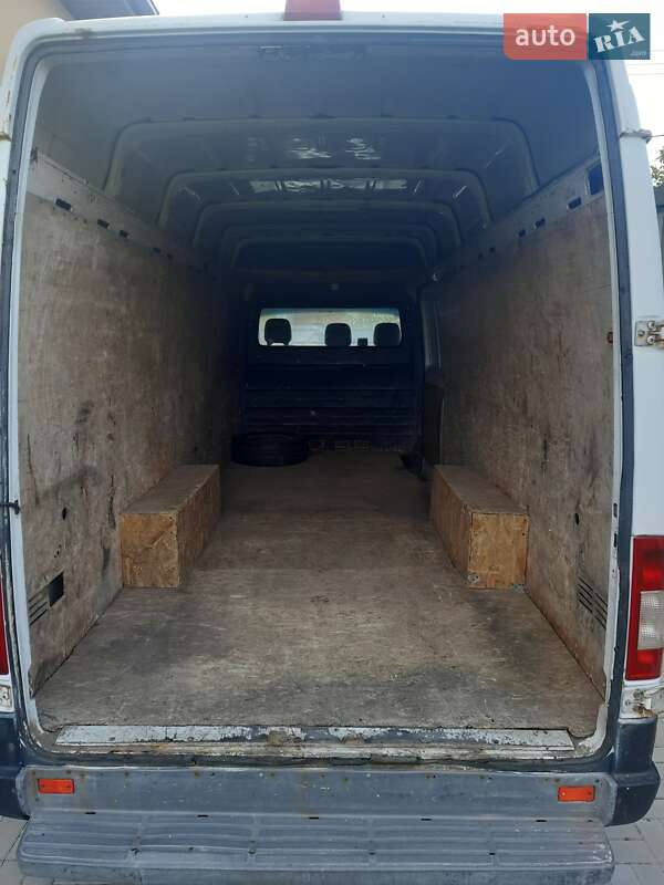 Вантажний фургон Mercedes-Benz Sprinter 2003 в Києві