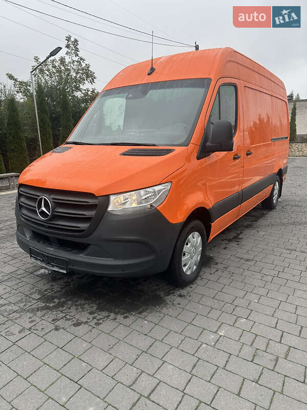Грузовой фургон Mercedes-Benz Sprinter 2020 в 