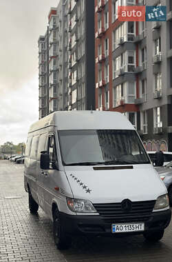 Грузовой фургон Mercedes-Benz Sprinter 2000 в 