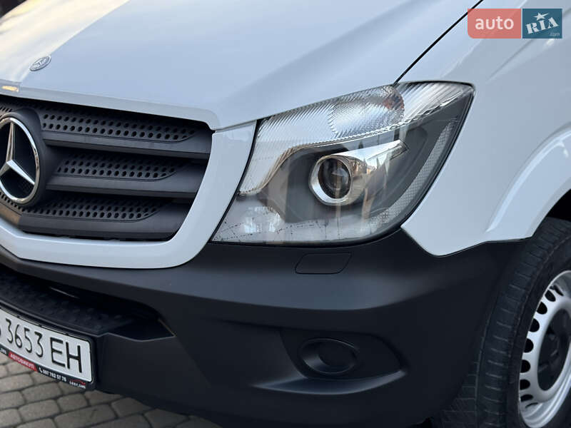 Вантажний фургон Mercedes-Benz Sprinter 2015 в Іршаві