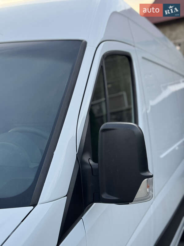 Вантажний фургон Mercedes-Benz Sprinter 2015 в Іршаві