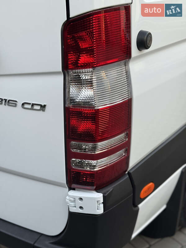 Вантажний фургон Mercedes-Benz Sprinter 2015 в Іршаві