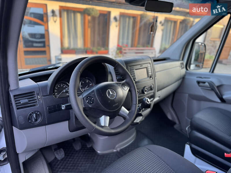 Вантажний фургон Mercedes-Benz Sprinter 2015 в Іршаві