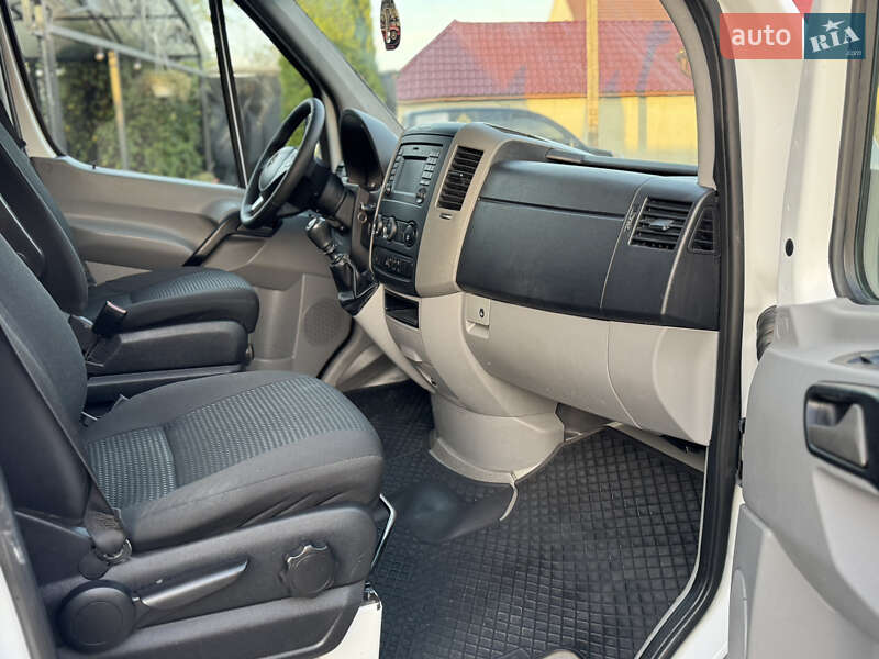 Вантажний фургон Mercedes-Benz Sprinter 2015 в Іршаві