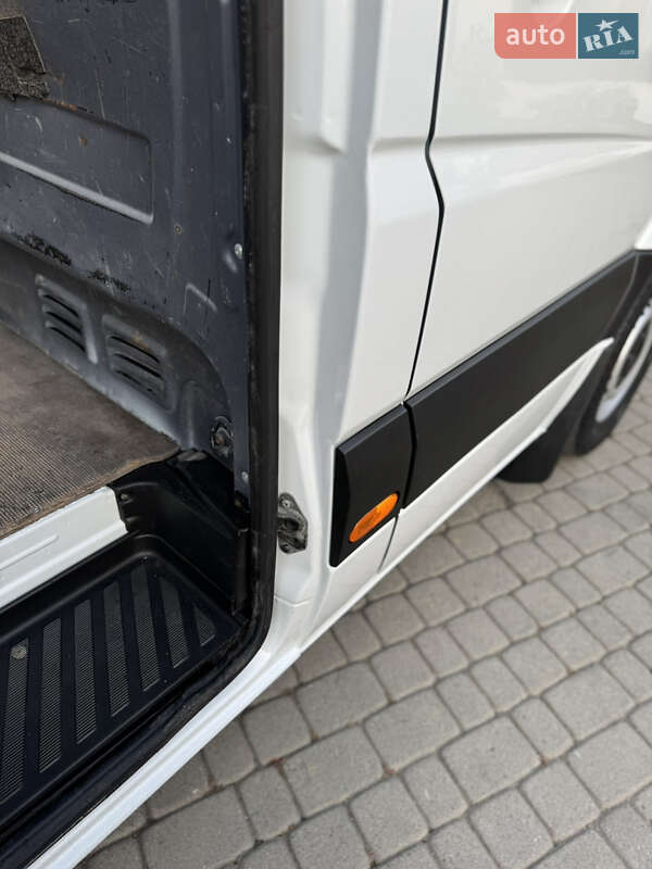 Вантажний фургон Mercedes-Benz Sprinter 2015 в Іршаві