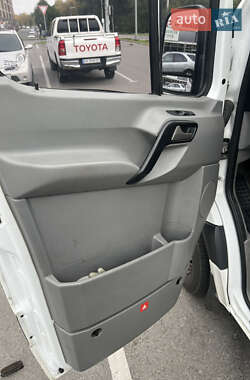 Грузовой фургон Mercedes-Benz Sprinter 2017 в 