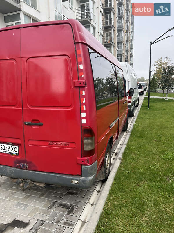 Вантажопасажирський фургон Mercedes-Benz Sprinter 2004 в Дніпрі фото 3 Вантажопасажирський фургон Mercedes-Benz Sprinter 2004 в Дніпрі
