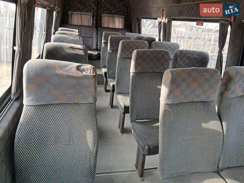 Приміський автобус Mercedes-Benz Sprinter 2001 в Борисполі