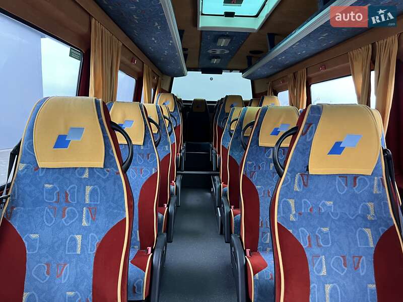 Туристический / Междугородний автобус Mercedes-Benz Sprinter 2012 в Хотине