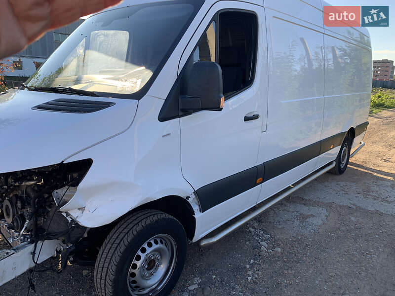 Грузовой фургон Mercedes-Benz Sprinter 2022 в 
