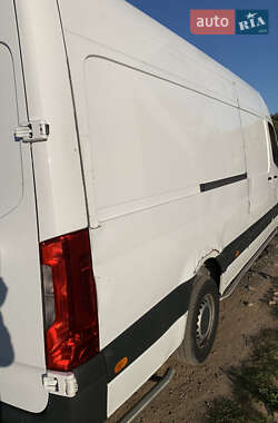 Грузовой фургон Mercedes-Benz Sprinter 2022 в 