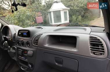 Микроавтобус Mercedes-Benz Sprinter 2005 в  фото 12 Микроавтобус Mercedes-Benz Sprinter 2005 в