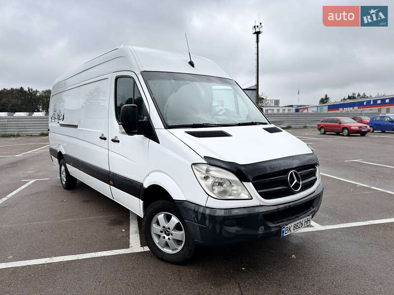 Грузовой фургон Mercedes-Benz Sprinter 2011 в Ровно