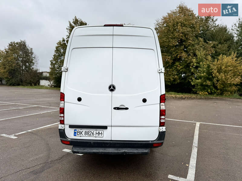 Грузовой фургон Mercedes-Benz Sprinter 2011 в Ровно