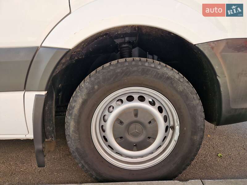 Вантажний фургон Mercedes-Benz Sprinter 2015 в Тернополі фото 5 Вантажний фургон Mercedes-Benz Sprinter 2015 в Тернополі