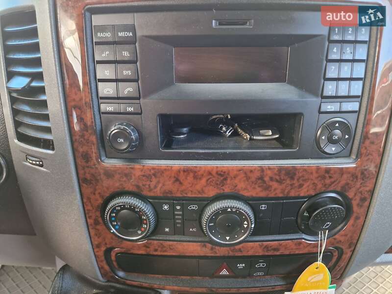 Вантажний фургон Mercedes-Benz Sprinter 2015 в Тернополі фото 23 Вантажний фургон Mercedes-Benz Sprinter 2015 в Тернополі