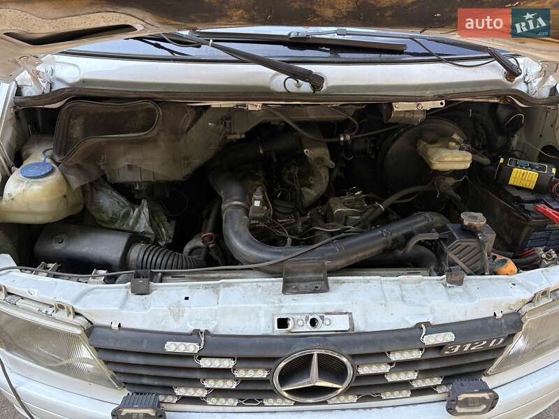 Городской автобус Mercedes-Benz Sprinter 1997 в Каменском