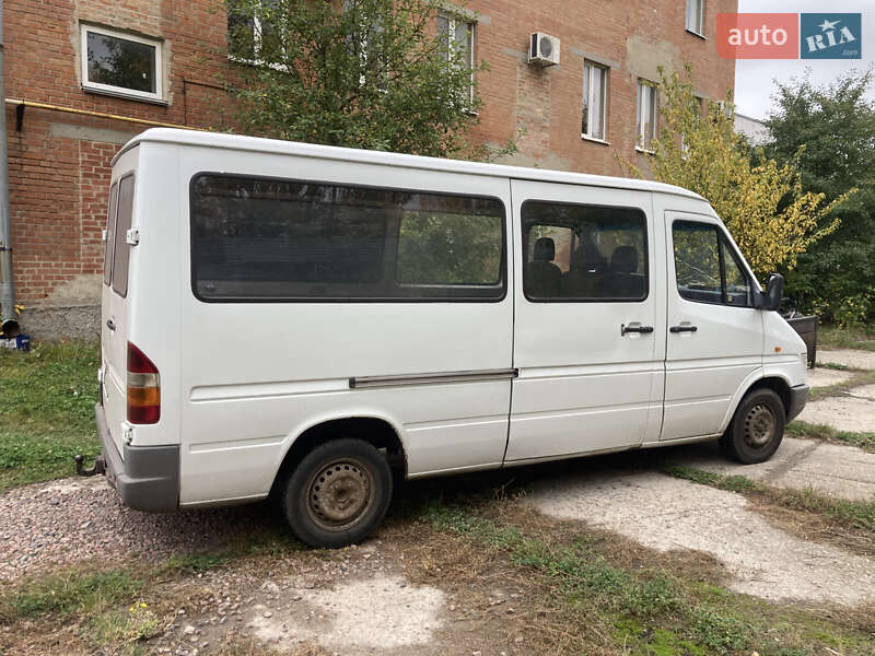 Вантажопасажирський фургон Mercedes-Benz Sprinter 1998 в Полтаві