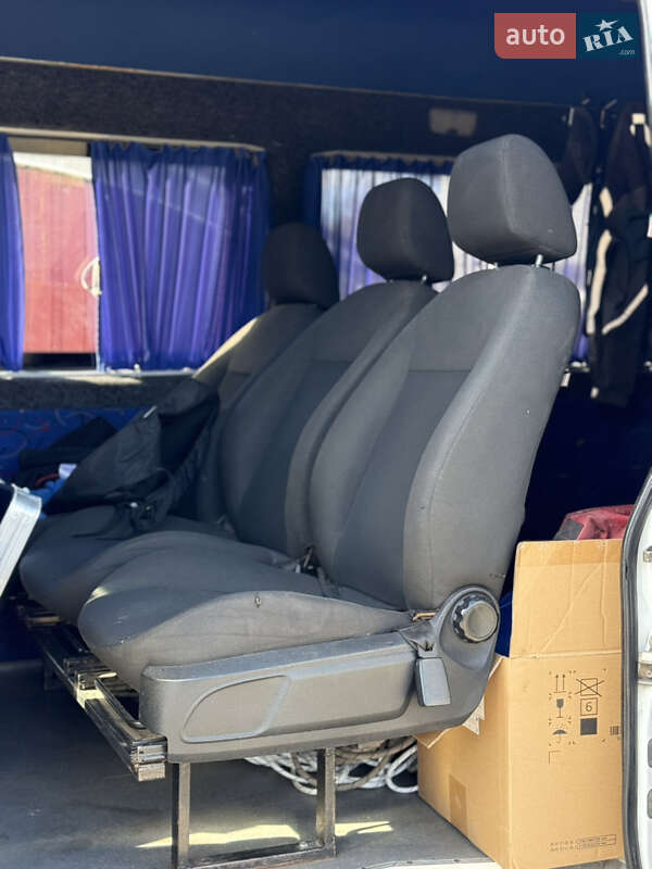 Вантажопасажирський фургон Mercedes-Benz Sprinter 2005 в Звягелі