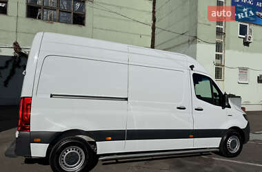 Грузовой фургон Mercedes-Benz Sprinter 2021 в 