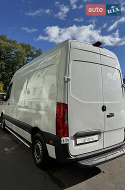 Грузовой фургон Mercedes-Benz Sprinter 2021 в 