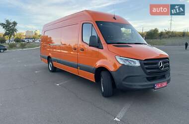 Грузовой фургон Mercedes-Benz Sprinter 2021 в 